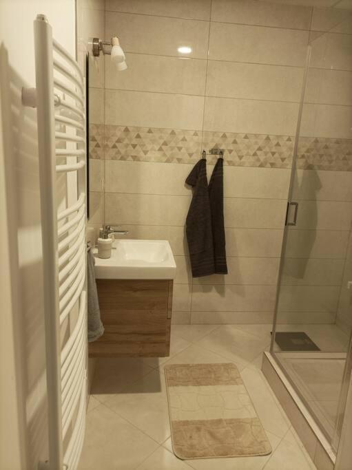 Stylovy Apartman Zemplinska Prešov Exteriör bild